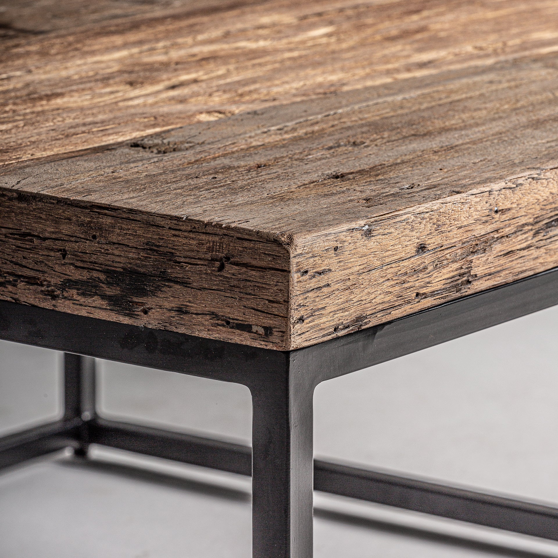 WALDING SIDE TABLE